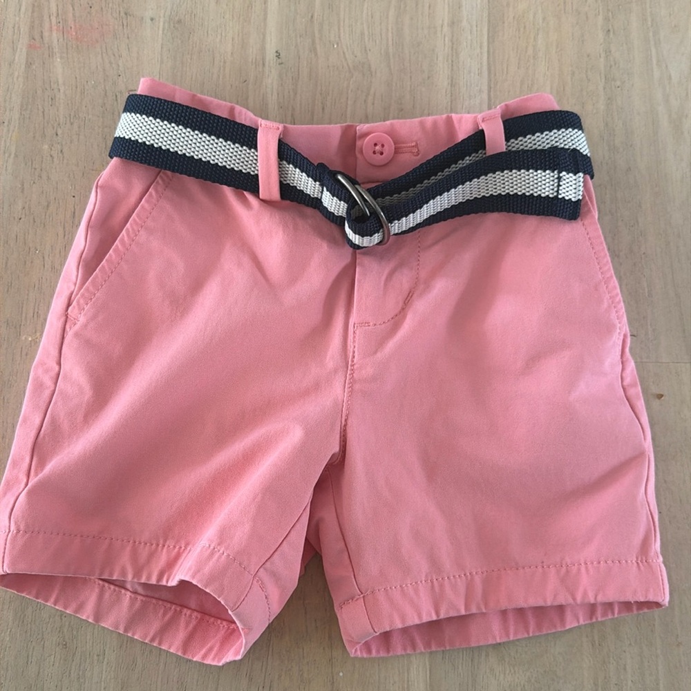 Boys Vineyard Vines shorts, size 3t